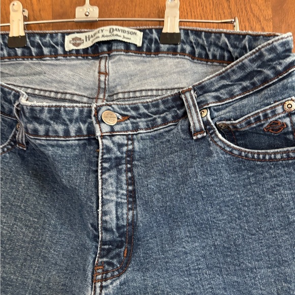 Harley-Davidson Gray T-Shirt and Blue Jeans Set - Picture 9 of 10